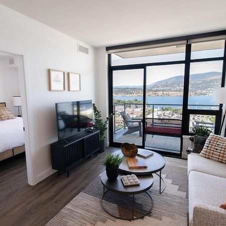 Awesome View 21 Two Bedroom One Bath Downtown Lake View Near Beach Kelowna Eksteriør bilde