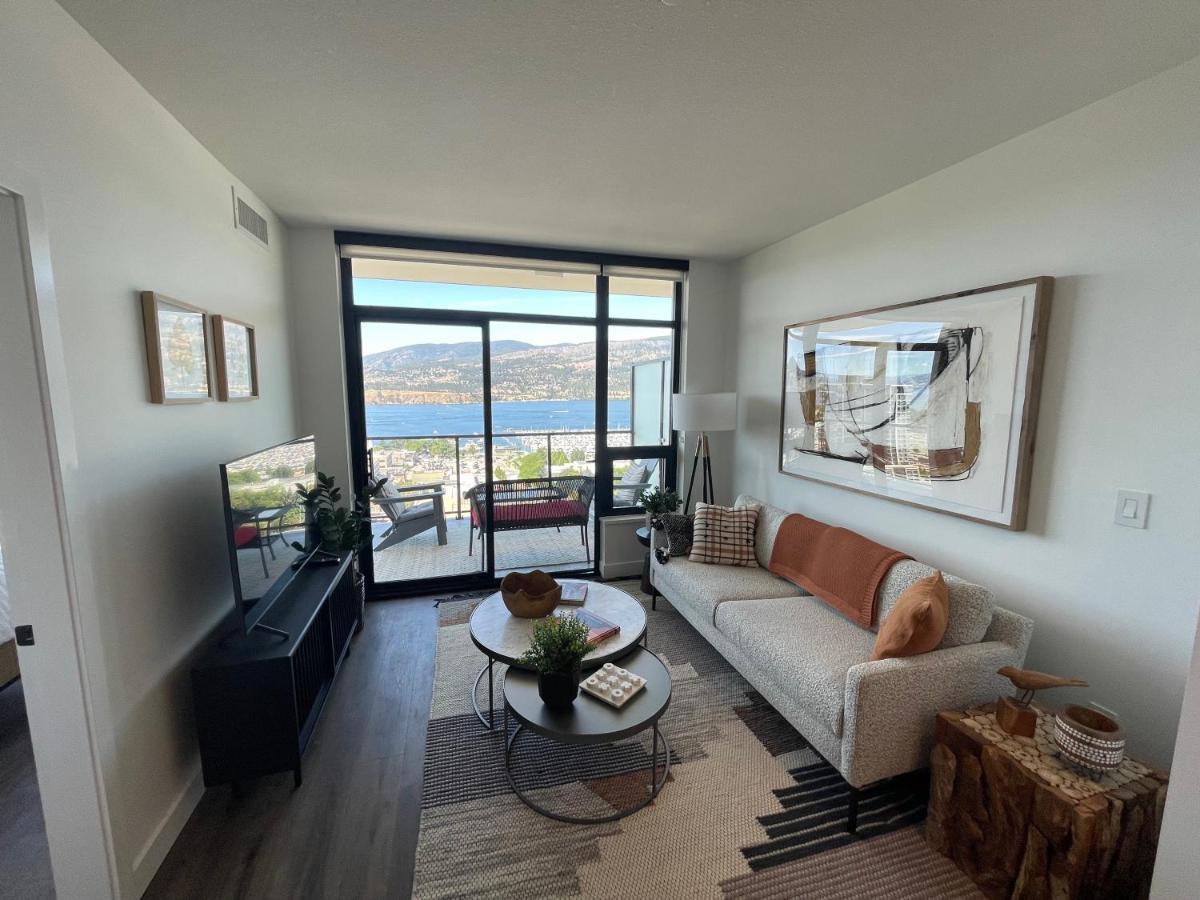 Awesome View 21 Two Bedroom One Bath Downtown Lake View Near Beach Kelowna Eksteriør bilde